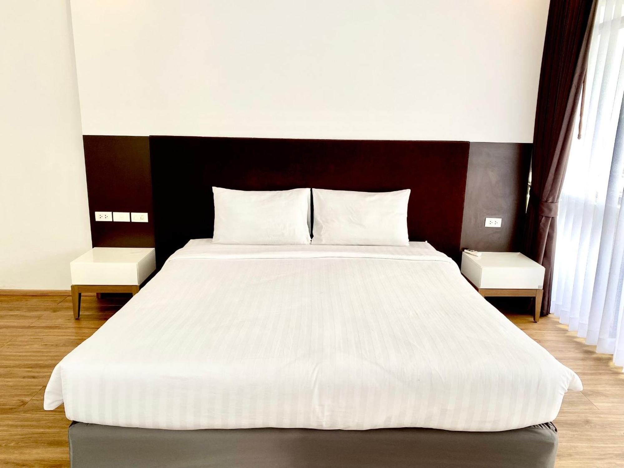 Nantiruj Tower - นันทิรุจ ทาวเวอร์ เซอร์วิสอพาร์ทเม้นท์ สุขุมวิท ซอย 8 Apartment Bangkok Ngoại thất bức ảnh