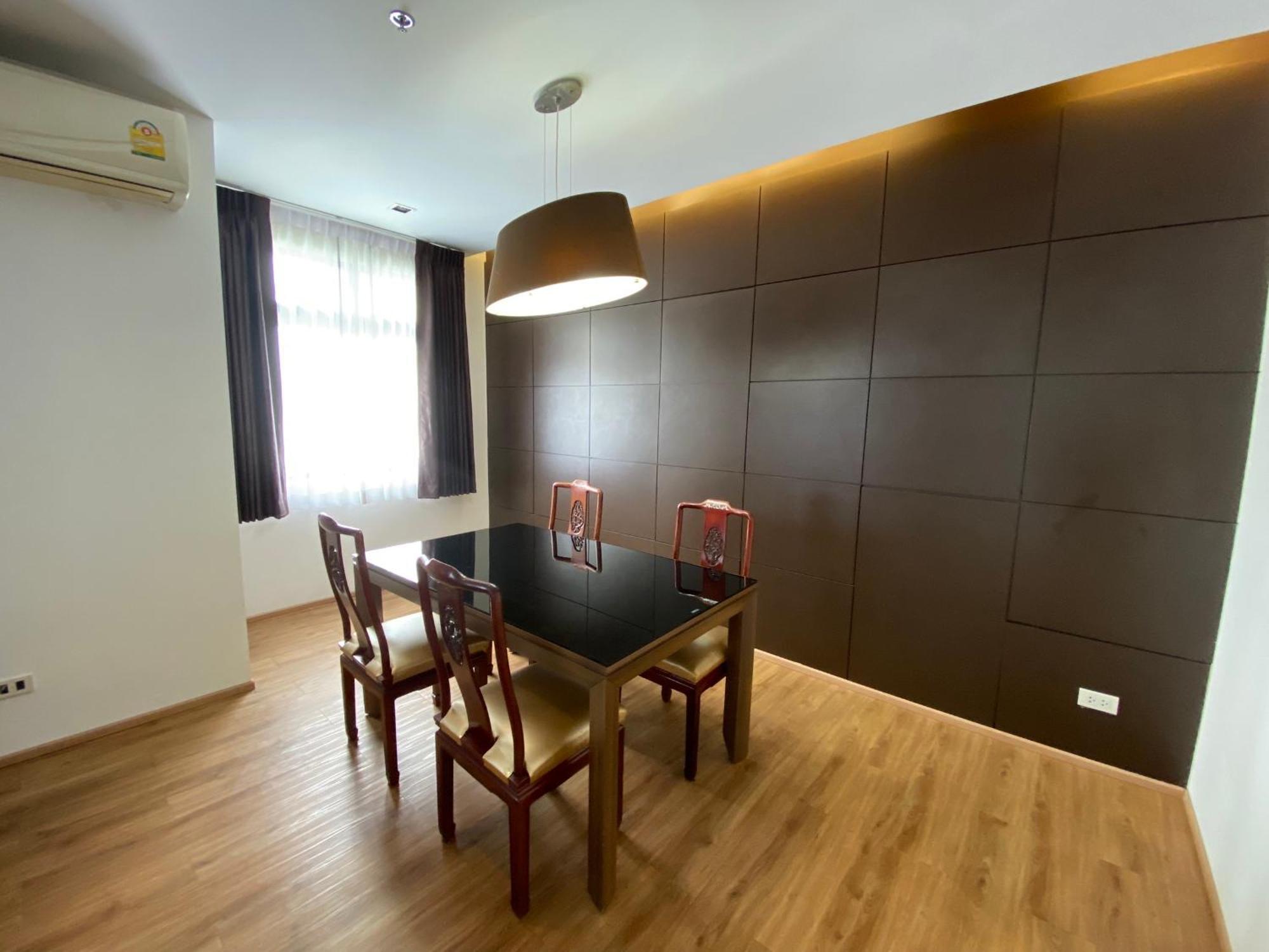 Nantiruj Tower - นันทิรุจ ทาวเวอร์ เซอร์วิสอพาร์ทเม้นท์ สุขุมวิท ซอย 8 Apartment Bangkok Ngoại thất bức ảnh