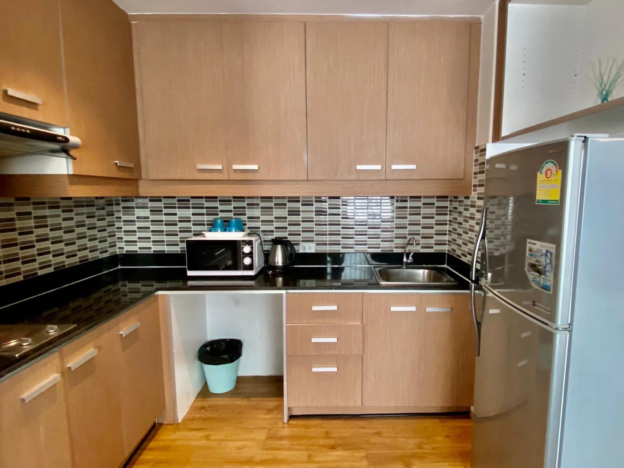 Nantiruj Tower - นันทิรุจ ทาวเวอร์ เซอร์วิสอพาร์ทเม้นท์ สุขุมวิท ซอย 8 Apartment Bangkok Phòng bức ảnh
