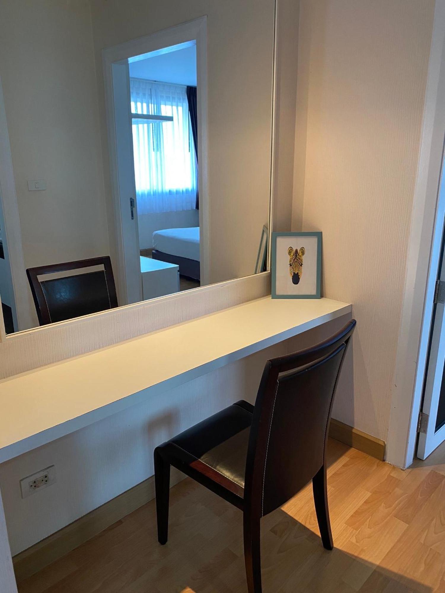 Nantiruj Tower - นันทิรุจ ทาวเวอร์ เซอร์วิสอพาร์ทเม้นท์ สุขุมวิท ซอย 8 Apartment Bangkok Ngoại thất bức ảnh
