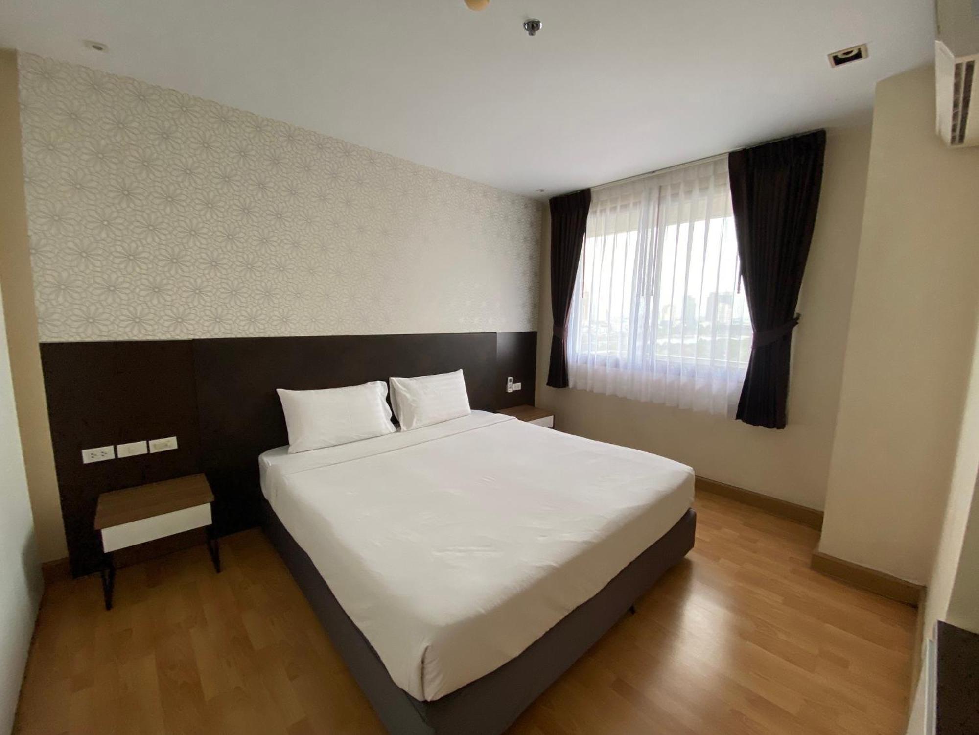 Nantiruj Tower - นันทิรุจ ทาวเวอร์ เซอร์วิสอพาร์ทเม้นท์ สุขุมวิท ซอย 8 Apartment Bangkok Ngoại thất bức ảnh
